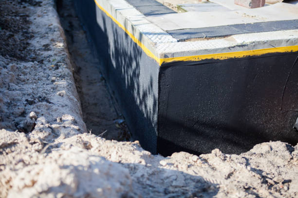 Professional Vapor Barrier Installation technician working in Elwood, IL